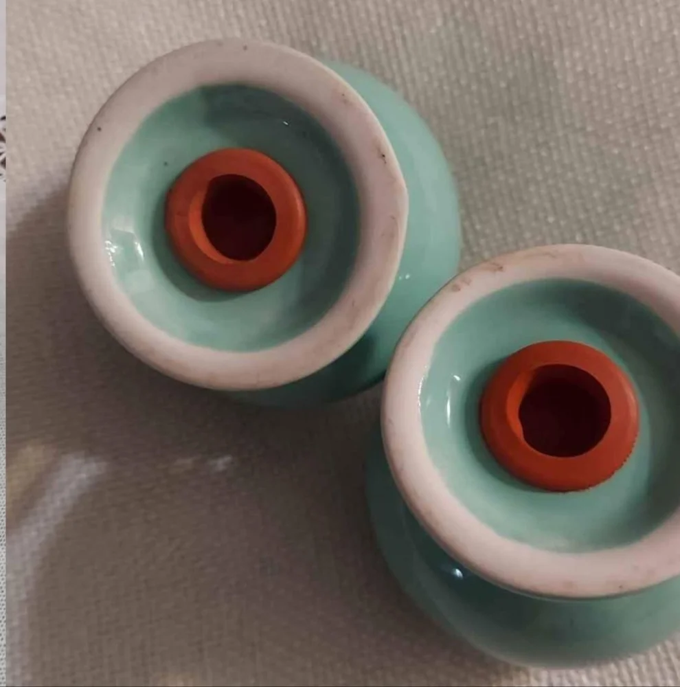Vintage Fiesta Light Green Ball Salt and pepper shakers - Picture 2 of 2